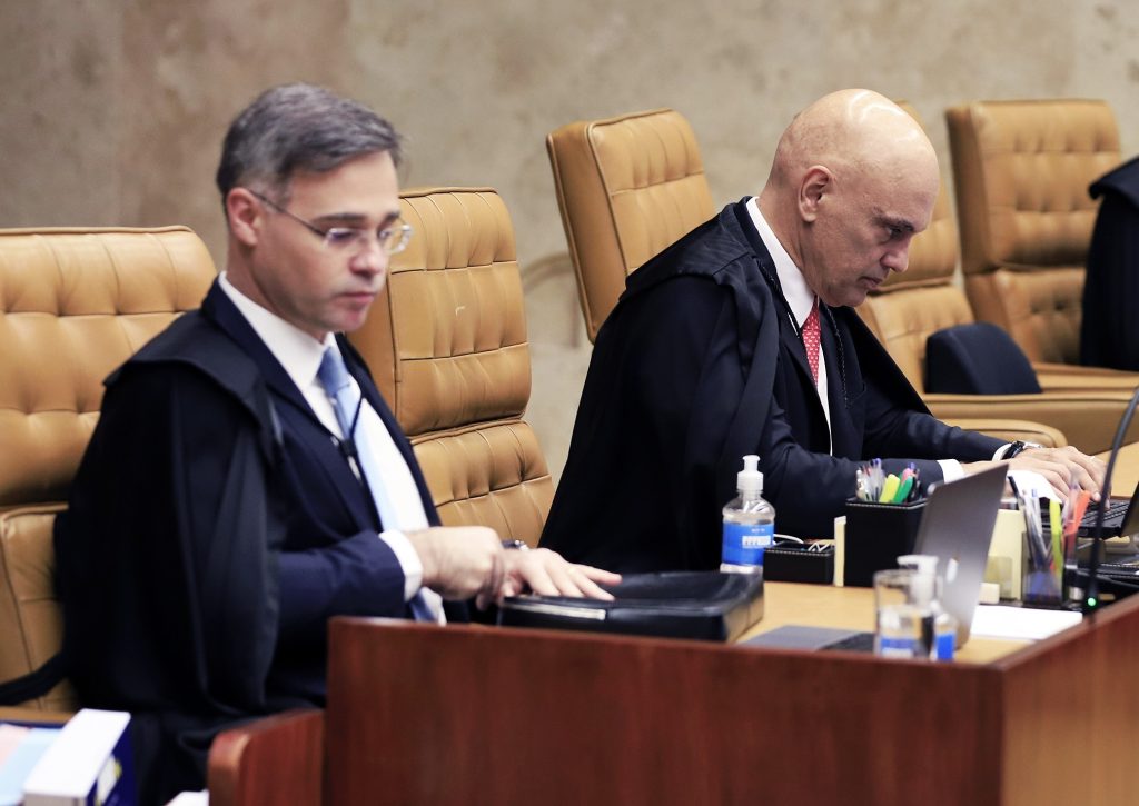 GUERRA DECLARADA: Alexandre de Moraes chama André Mendonça de 'inimigo' e escala crise no STF